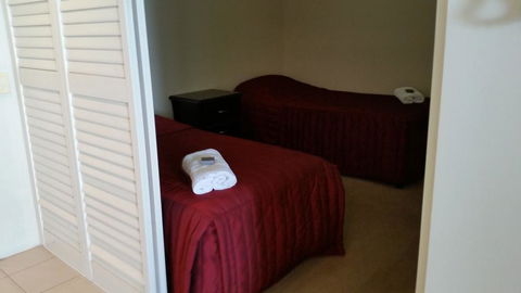 Grand Hotel Ocean View Apartment Labrador - Accommodation QLD 3