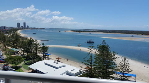 Grand Hotel Ocean View Apartment Labrador - Accommodation QLD 0