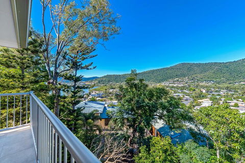 Great Escape - Cannonvale - Accommodation QLD 2