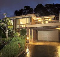 Great Views/Location 5 bedrooms in Glen Waverley - Accommodation QLD