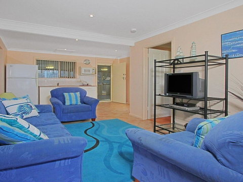 Gunyah - An Idyllic Coastal Getaway - Accommodation QLD 1