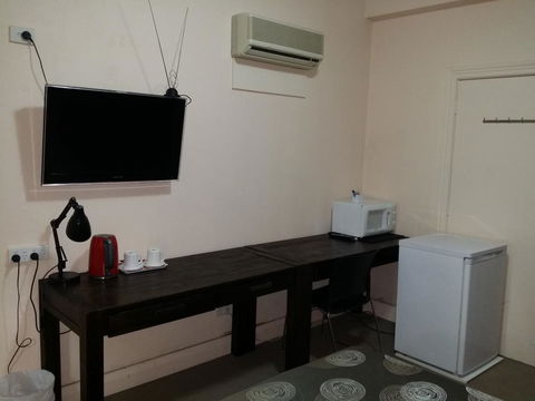 Hampton Court Apartments - Accommodation QLD 2