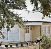 Happy cozy house for holidays Beach BBQ Pet friendly 35kms from CBD in country life style  - Accommodation QLD