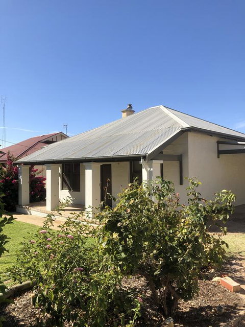 Happy Hours - Accommodation QLD 0