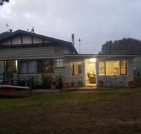 Happy Pig Farm - Accommodation QLD