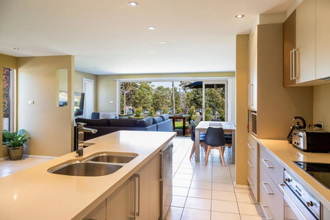 HARBOUR LIGHTS - Ulladulla - Accommodation QLD 3