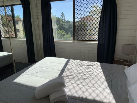 Harbour Side Resort - Accommodation QLD 1