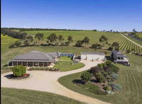 Book Bannockburn Accommodation Vacations Accommodation QLD Accommodation QLD