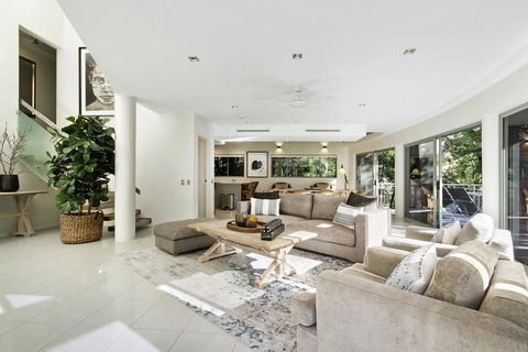 Hastings Park Apartment 1 - Accommodation QLD 3