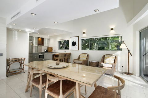 Hastings Park Apartment 1 - Accommodation QLD 2