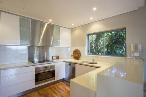 Hastings Park Apartment 3 - Accommodation QLD 3