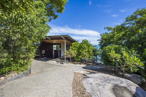 Headland Hideaway - Accommodation QLD 1