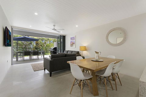 Headland Views Apartments - Accommodation QLD 2