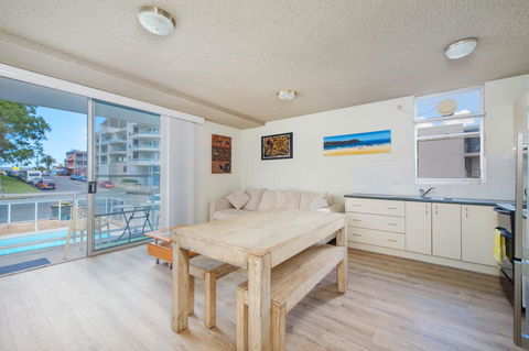 Headlands 8 1 Clarence Street - Accommodation QLD 3