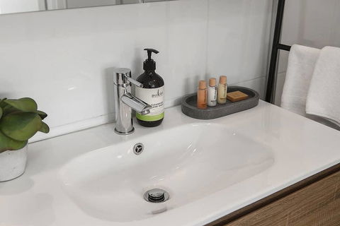 Heart Of Ormond Apartment By Ready Set Host - Accommodation QLD 3