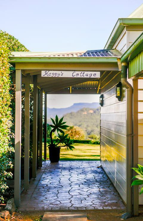 Heggy's Cottage - Accommodation QLD 3
