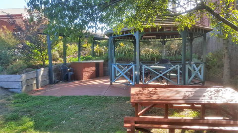 Hepburn Springs Motor Inn - Accommodation QLD 2