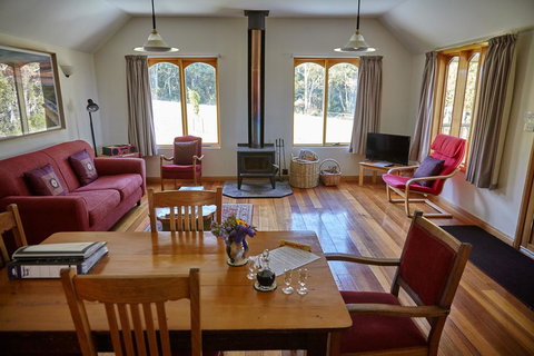 Herons Rise Vineyard Accommodation - Accommodation QLD 2