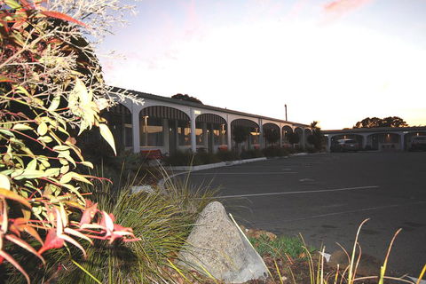 Hi Way Motor Inn - Accommodation QLD 2