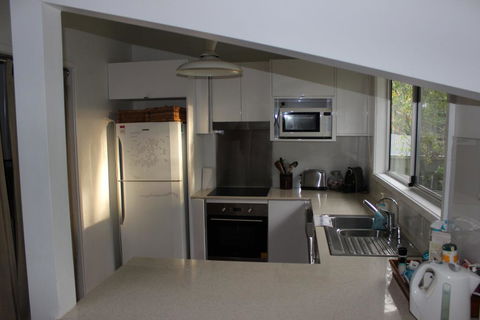 Hidden Oasis Pet Friendly In Anna Bay - Accommodation QLD 1