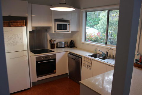 Hidden Oasis Pet Friendly In Anna Bay - Accommodation QLD 3