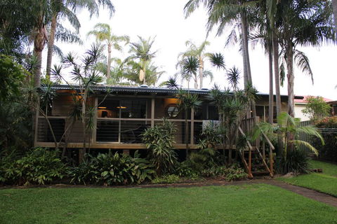 Hidden Oasis Pet Friendly In Anna Bay - Accommodation QLD 0