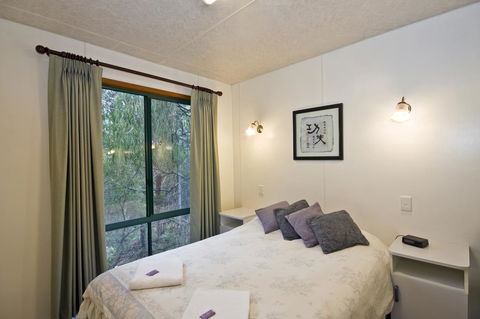 Hidden Valley Cabins - Accommodation QLD 2