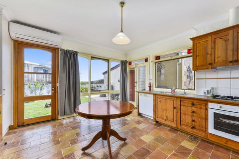 Hideaway At Rivoli Bay - Accommodation QLD 1