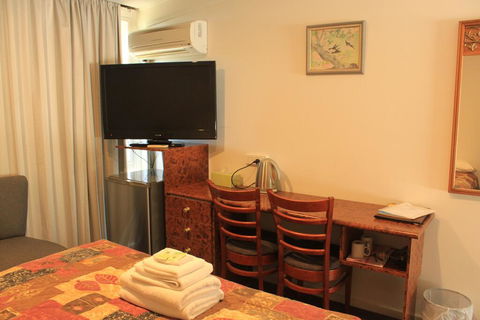 High Country Motel - Accommodation QLD 2