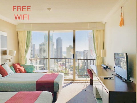 High Floor Twin Share With Ocean View At Surfers Paradise - Hotel Studio - Accommodation QLD 0