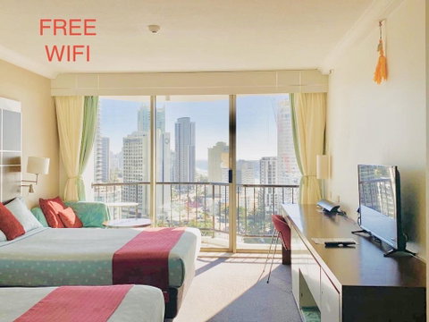 High Floor Twin Share With Ocean View At Surfers Paradise - Hotel Studio - Accommodation QLD 1