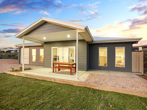 High Tide - Wallaroo Beachfront Property - Pet-Friendly - Accommodation QLD 1