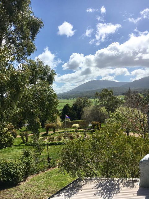 Highfield Cottage - Accommodation QLD 3