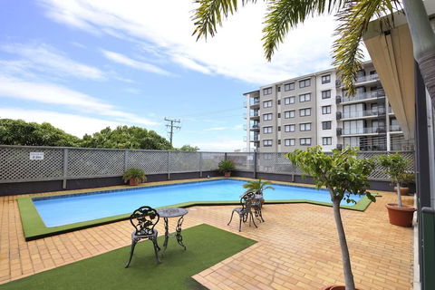 Highpoint International - Accommodation QLD 1