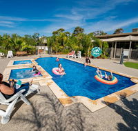 Highway 1 Caravan and Tourist Park - Accommodation QLD