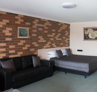 Highway Inn Motel - Accommodation QLD