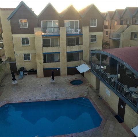 Hillarys Executive Apartment - Accommodation QLD 0