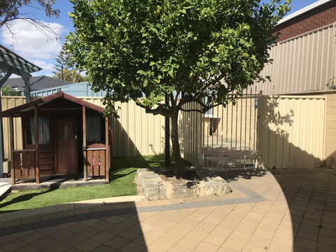 Hillarys Family Holiday Home - Accommodation QLD 3