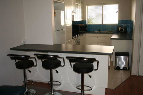 Hillarys Holiday Home - Accommodation QLD 3