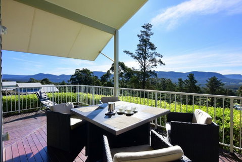 Hillcrest - Spectacular Views! - Accommodation QLD 0