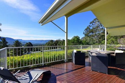 Hillcrest - Spectacular Views! - Accommodation QLD 1