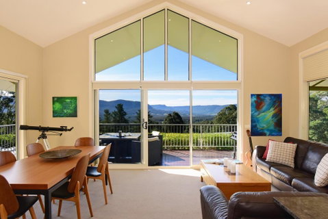 Hillcrest - Spectacular Views! - Accommodation QLD 2