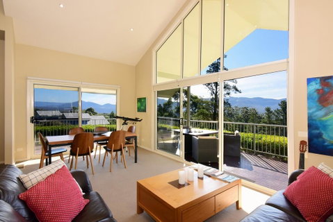 Hillcrest - Spectacular Views! - Accommodation QLD 3