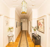 Hillside Cottage  Comfy Spacious Walk to CBD  Stannies - Accommodation QLD