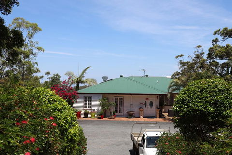 Hilltop On Tamborine - Accommodation QLD 0