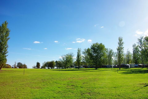Hilltop Resort - Accommodation QLD 2