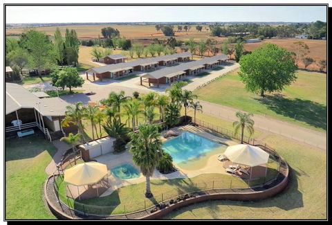 Hilltop Resort - Accommodation QLD 0