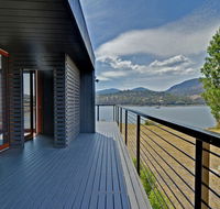 Hobart Waterfront Luxury Retreat - Accommodation QLD