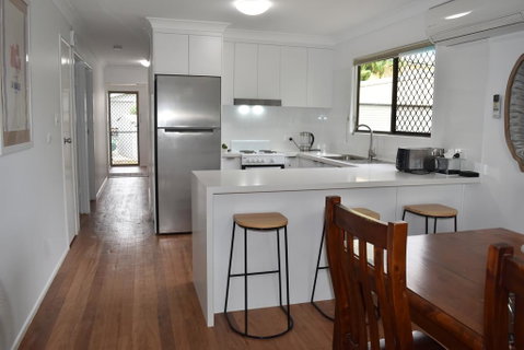 Holiday House - Accommodation QLD 2