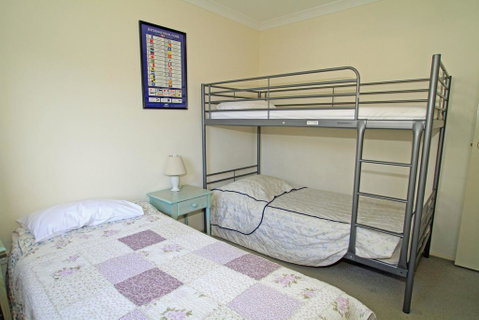 Holiday On The Water - Accommodation QLD 3
